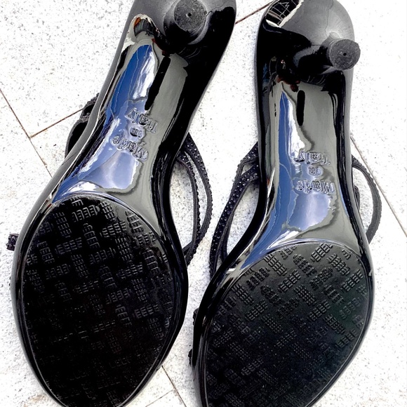 Heels - Picture 2 of 2